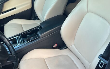 Jaguar XE I рестайлинг, 2015 год, 1 950 000 рублей, 10 фотография