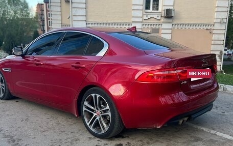 Jaguar XE I рестайлинг, 2015 год, 1 950 000 рублей, 3 фотография