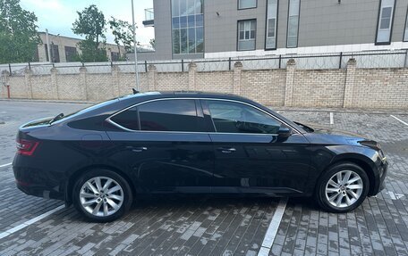 Skoda Superb III рестайлинг, 2017 год, 2 200 000 рублей, 11 фотография