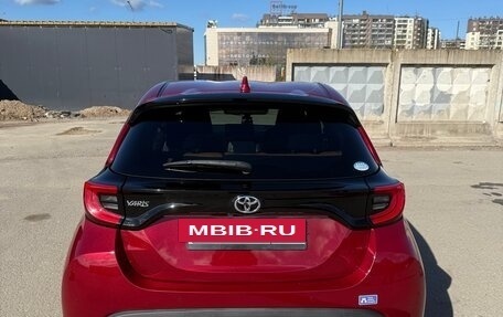Toyota Yaris, 2020 год, 1 950 000 рублей, 3 фотография