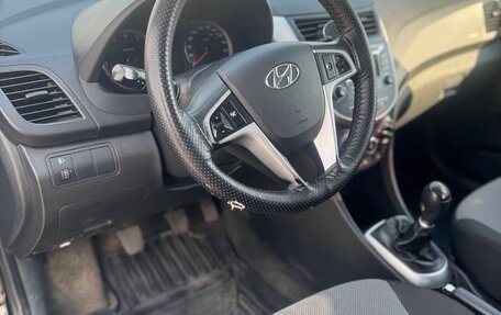Hyundai Solaris II рестайлинг, 2012 год, 830 000 рублей, 10 фотография