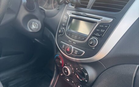 Hyundai Solaris II рестайлинг, 2012 год, 830 000 рублей, 14 фотография