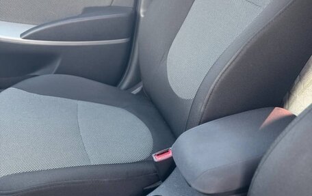 Hyundai Solaris II рестайлинг, 2012 год, 830 000 рублей, 19 фотография