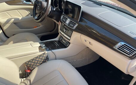 Mercedes-Benz CLS, 2015 год, 3 550 000 рублей, 10 фотография