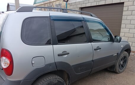 Chevrolet Niva I рестайлинг, 2015 год, 420 000 рублей, 2 фотография