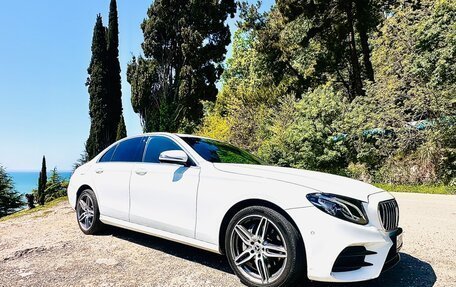 Mercedes-Benz E-Класс, 2019 год, 1 700 000 рублей, 4 фотография