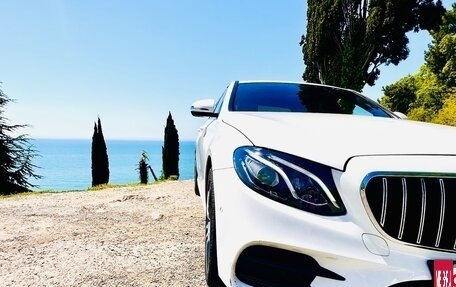 Mercedes-Benz E-Класс, 2019 год, 1 700 000 рублей, 3 фотография