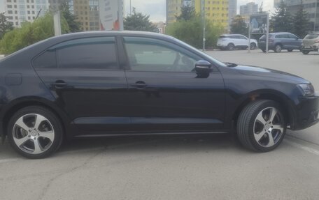 Volkswagen Jetta VI, 2013 год, 1 299 000 рублей, 4 фотография