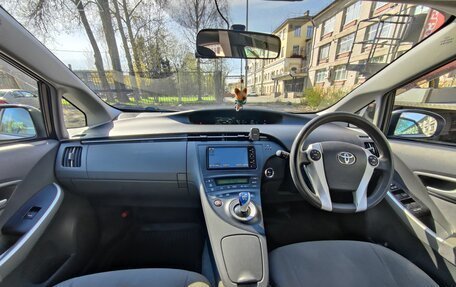 Toyota Prius, 2010 год, 1 000 000 рублей, 12 фотография