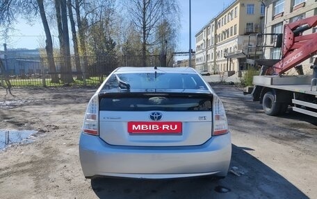 Toyota Prius, 2010 год, 1 000 000 рублей, 8 фотография
