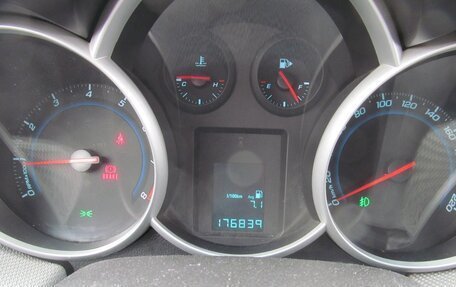 Chevrolet Cruze II, 2011 год, 770 000 рублей, 14 фотография