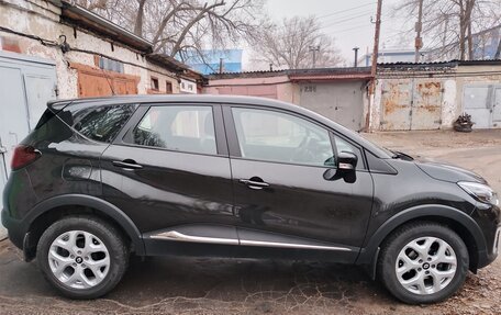 Renault Kaptur I рестайлинг, 2017 год, 1 700 000 рублей, 2 фотография