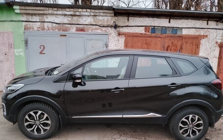 Renault Kaptur I рестайлинг, 2017 год, 1 700 000 рублей, 27 фотография