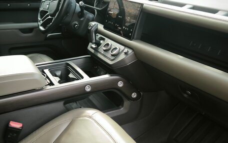 Land Rover Defender II, 2021 год, 11 000 000 рублей, 6 фотография