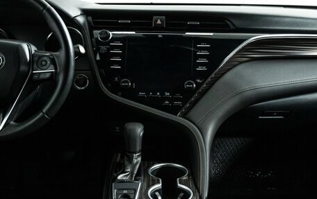 Toyota Camry, 2018 год, 2 650 000 рублей, 14 фотография