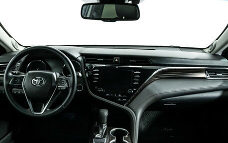 Toyota Camry, 2018 год, 2 650 000 рублей, 13 фотография