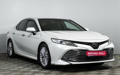 Toyota Camry, 2018 год, 2 650 000 рублей, 3 фотография