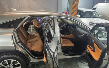 Lexus RX IV рестайлинг, 2020 год, 5 600 000 рублей, 3 фотография