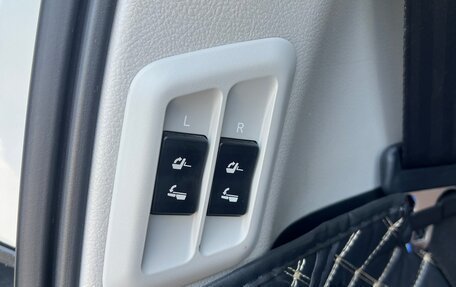 Toyota Land Cruiser Prado 150 рестайлинг 2, 2019 год, 6 200 000 рублей, 11 фотография