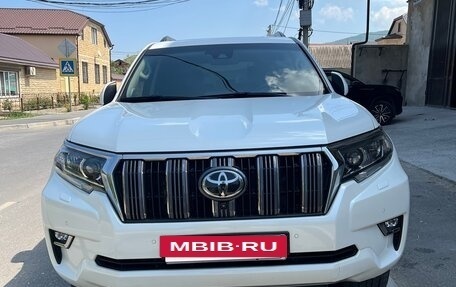 Toyota Land Cruiser Prado 150 рестайлинг 2, 2019 год, 6 200 000 рублей, 2 фотография