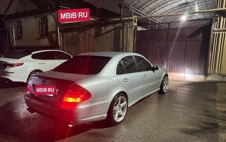 Mercedes-Benz E-Класс, 2004 год, 1 240 000 рублей, 4 фотография