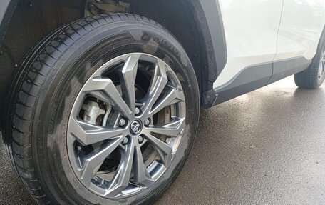 Toyota RAV4, 2024 год, 4 250 000 рублей, 6 фотография