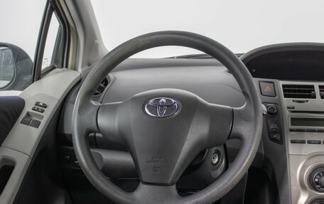 Toyota Yaris III рестайлинг, 2009 год, 630 000 рублей, 15 фотография