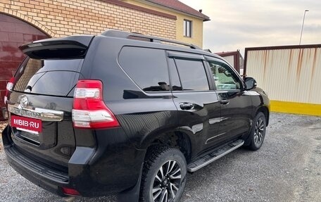 Toyota Land Cruiser Prado 150 рестайлинг 2, 2016 год, 4 650 000 рублей, 2 фотография