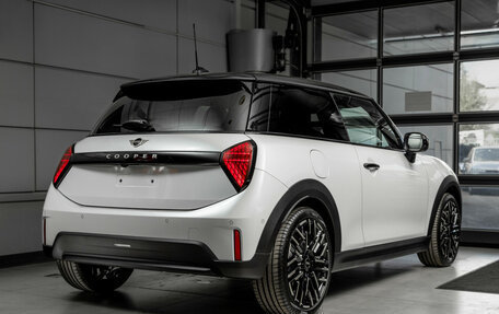 MINI Hatch, 2024 год, 5 800 000 рублей, 2 фотография