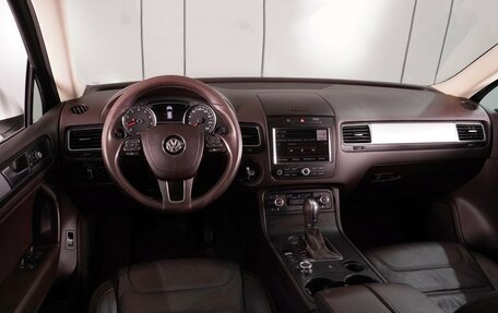 Volkswagen Touareg III, 2012 год, 2 625 000 рублей, 6 фотография