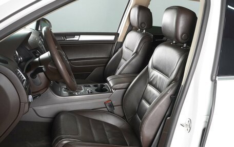 Volkswagen Touareg III, 2012 год, 2 625 000 рублей, 10 фотография