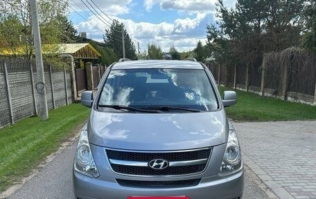 Hyundai Grand Starex Grand Starex I рестайлинг 2, 2012 год, 1 550 000 рублей, 2 фотография