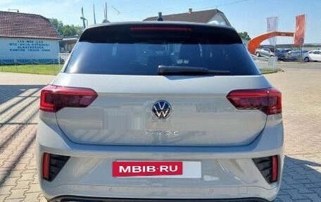 Volkswagen T-Roc I, 2025 год, 6 990 000 рублей, 7 фотография