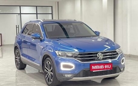 Volkswagen T-Roc I, 2022 год, 1 553 123 рублей, 3 фотография