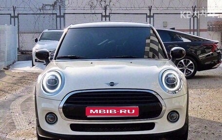 MINI Hatch, 2021 год, 1 990 000 рублей, 2 фотография