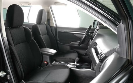 Mitsubishi Outlander III рестайлинг 3, 2019 год, 2 349 000 рублей, 8 фотография