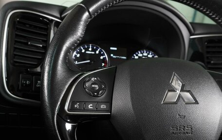 Mitsubishi Outlander III рестайлинг 3, 2019 год, 2 349 000 рублей, 13 фотография