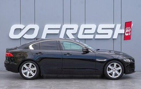 Jaguar XE I рестайлинг, 2016 год, 1 890 000 рублей, 5 фотография
