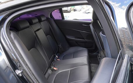 Jaguar XE I рестайлинг, 2016 год, 1 890 000 рублей, 7 фотография