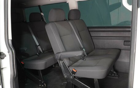 Volkswagen Caravelle T6 рестайлинг, 2018 год, 3 479 000 рублей, 7 фотография