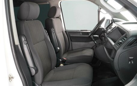 Volkswagen Caravelle T6 рестайлинг, 2018 год, 3 479 000 рублей, 8 фотография