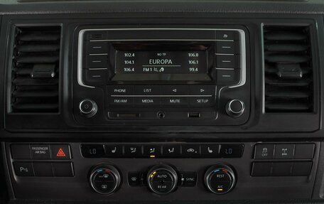 Volkswagen Caravelle T6 рестайлинг, 2018 год, 3 479 000 рублей, 13 фотография