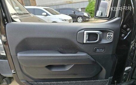 Jeep Wrangler, 2021 год, 4 090 000 рублей, 9 фотография