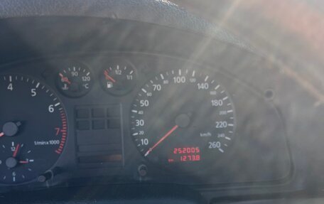Audi A4, 1999 год, 450 000 рублей, 10 фотография