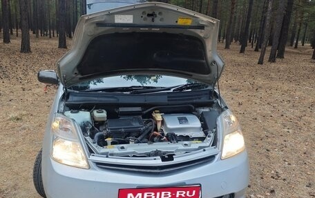 Toyota Prius, 2010 год, 970 000 рублей, 3 фотография