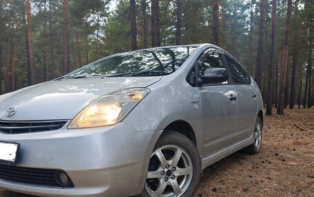 Toyota Prius, 2010 год, 970 000 рублей, 10 фотография