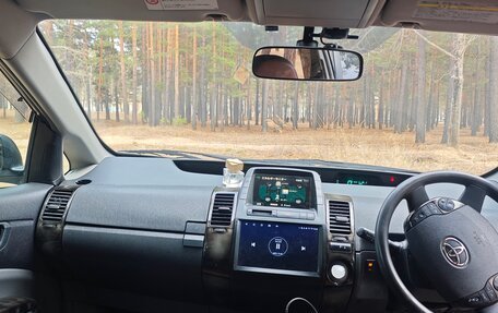 Toyota Prius, 2010 год, 970 000 рублей, 11 фотография