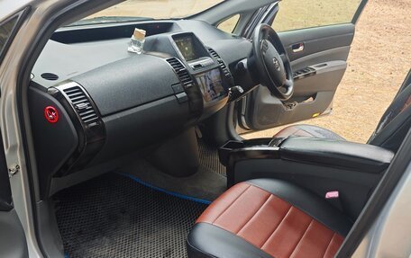 Toyota Prius, 2010 год, 970 000 рублей, 17 фотография