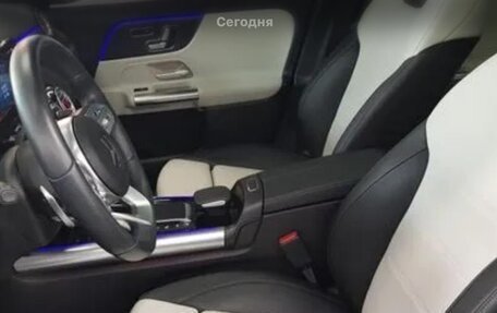 Mercedes-Benz GLA, 2021 год, 2 200 000 рублей, 11 фотография