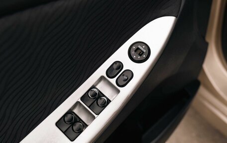 Hyundai Solaris II рестайлинг, 2012 год, 715 000 рублей, 16 фотография
